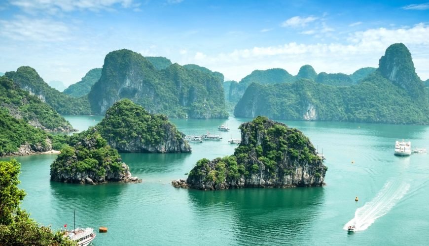 Ultimate Travel Guide to Ha Long Bay: Exploring Top Attractions, Activities & Tips