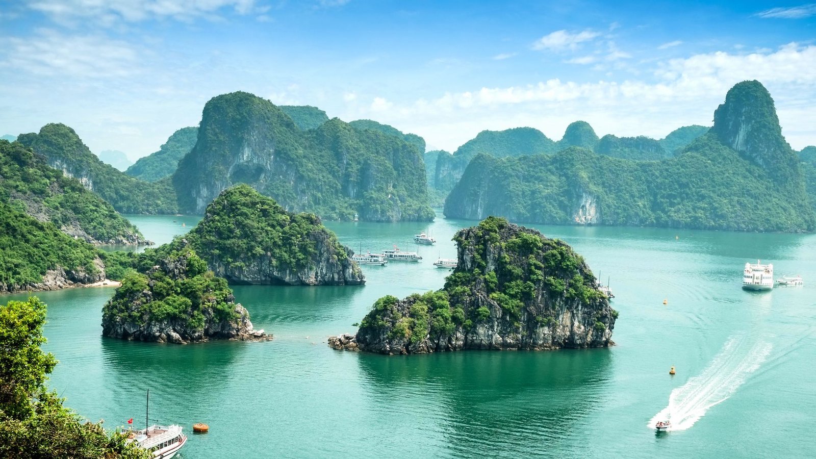 Ultimate Travel Guide to Ha Long Bay: Exploring Top Attractions, Activities & Tips