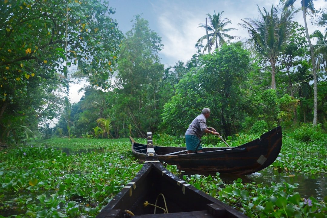 Photo Backwaters boat